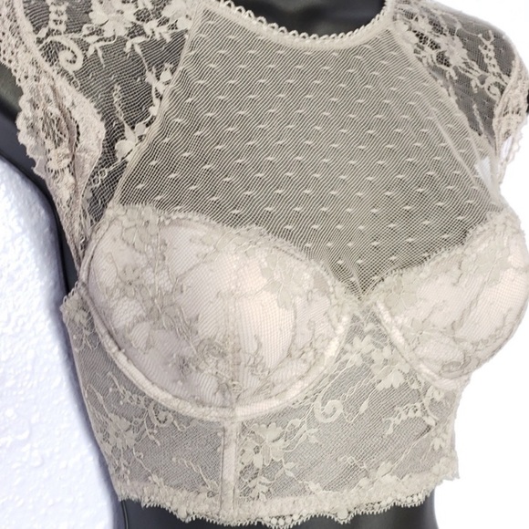 VS Lace Crop Top - Picture 1 of 8